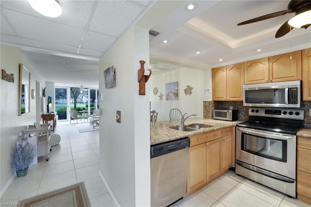 1086 Forest Lakes Dr 9107, Naples, FL 34105-5