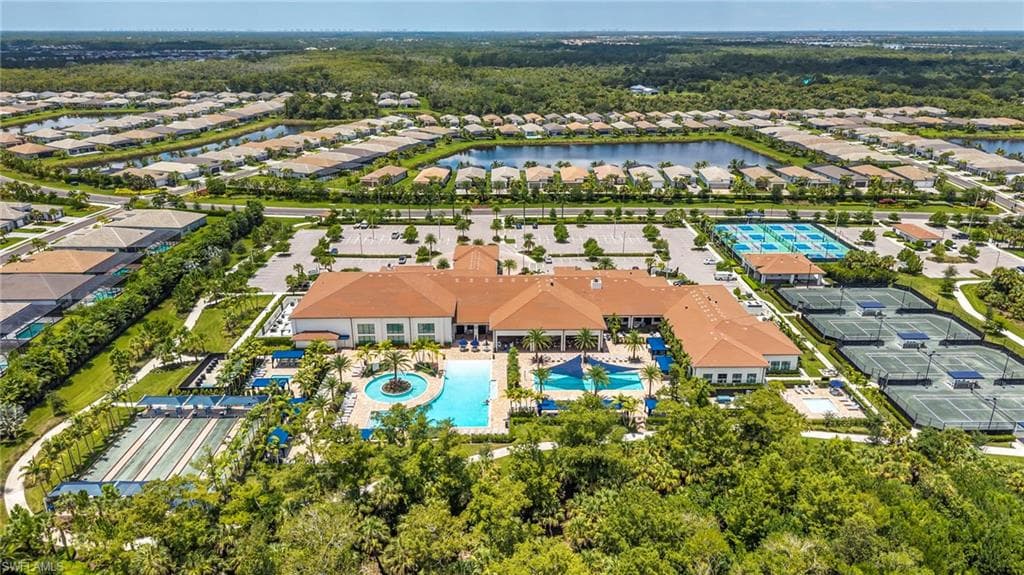 12445 Dahlia Ct, Naples, FL 34120-3