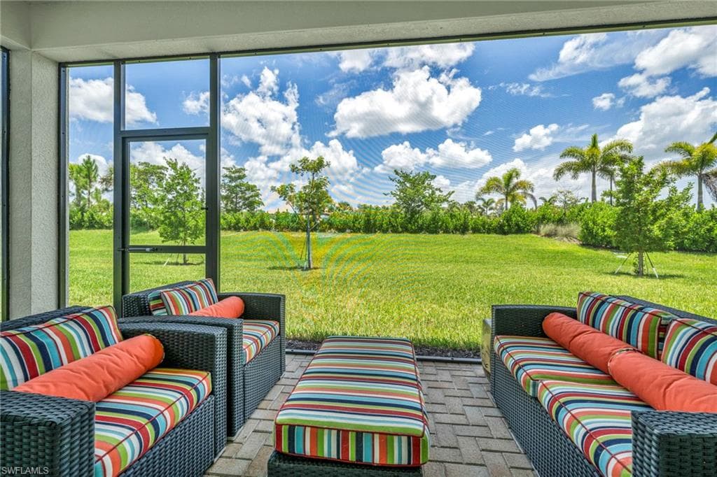 12445 Dahlia Ct, Naples, FL 34120-6