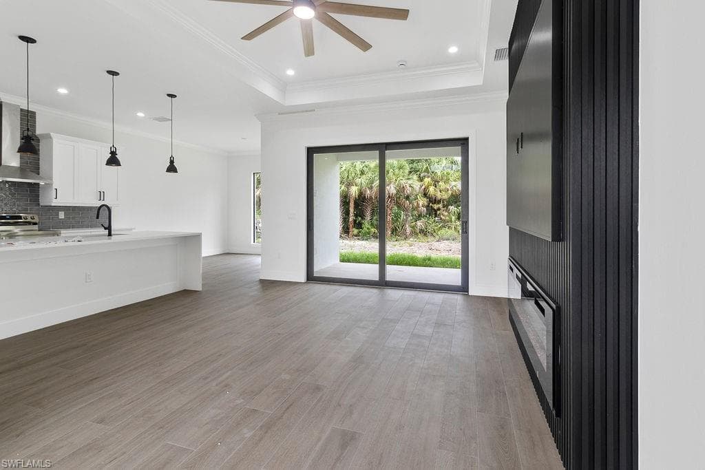 3696 35th Ave NE, Naples, FL 34120-1