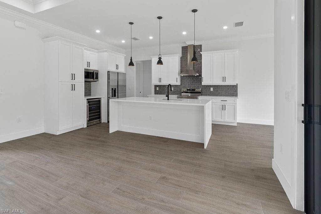 3696 35th Ave NE, Naples, FL 34120-7