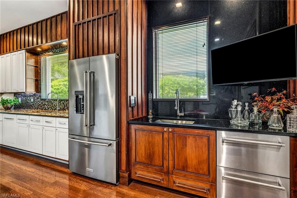 6908 Lone Oak Blvd, Naples, FL 34109-10