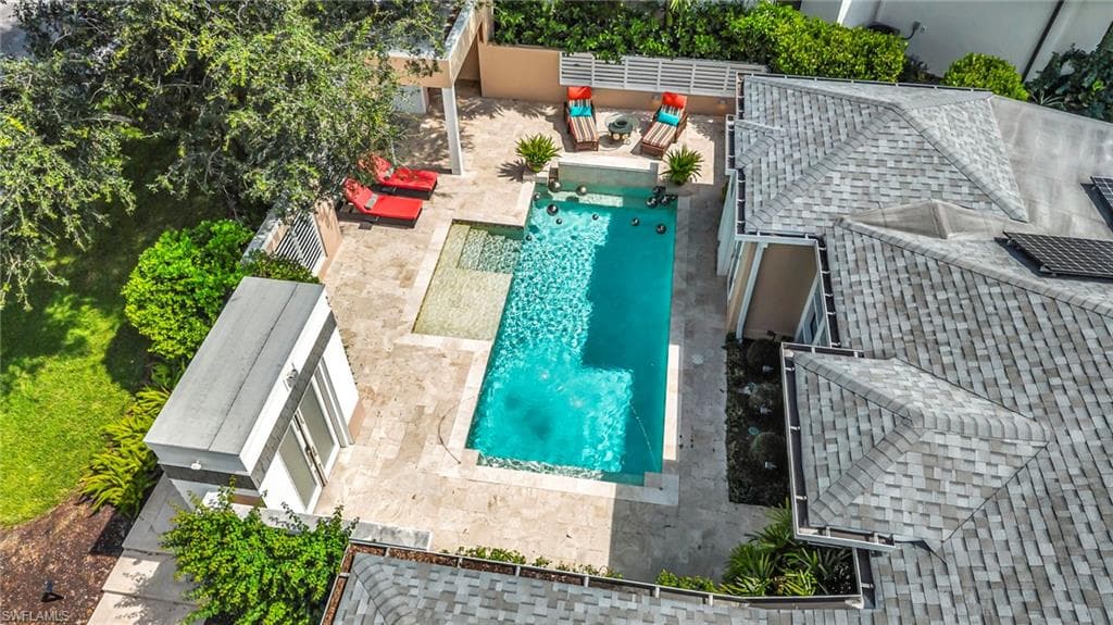 6908 Lone Oak Blvd, Naples, FL 34109-4