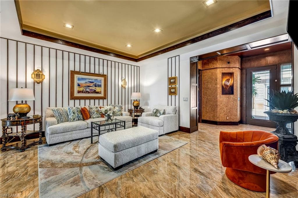 6908 Lone Oak Blvd, Naples, FL 34109-7
