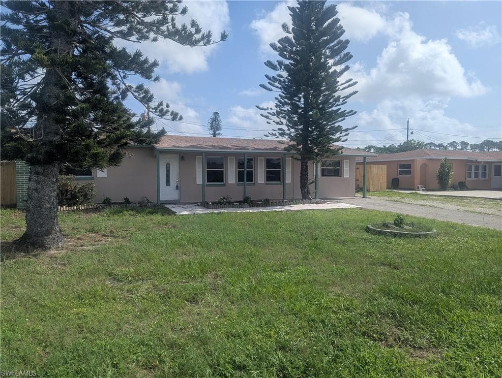 18165 Iris Rd, Fort Myers, FL 33967-4