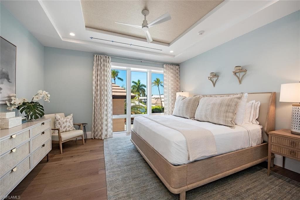 3163 Gin Ln, Naples, FL 34102-16