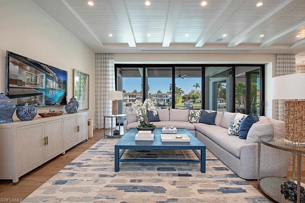 3163 Gin Ln, Naples, FL 34102-5