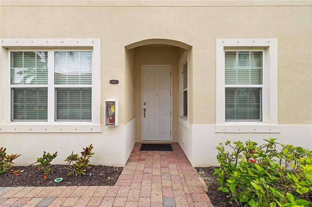 18218 Creekside Preserve Loop 202, Fort Myers, FL 33908-4