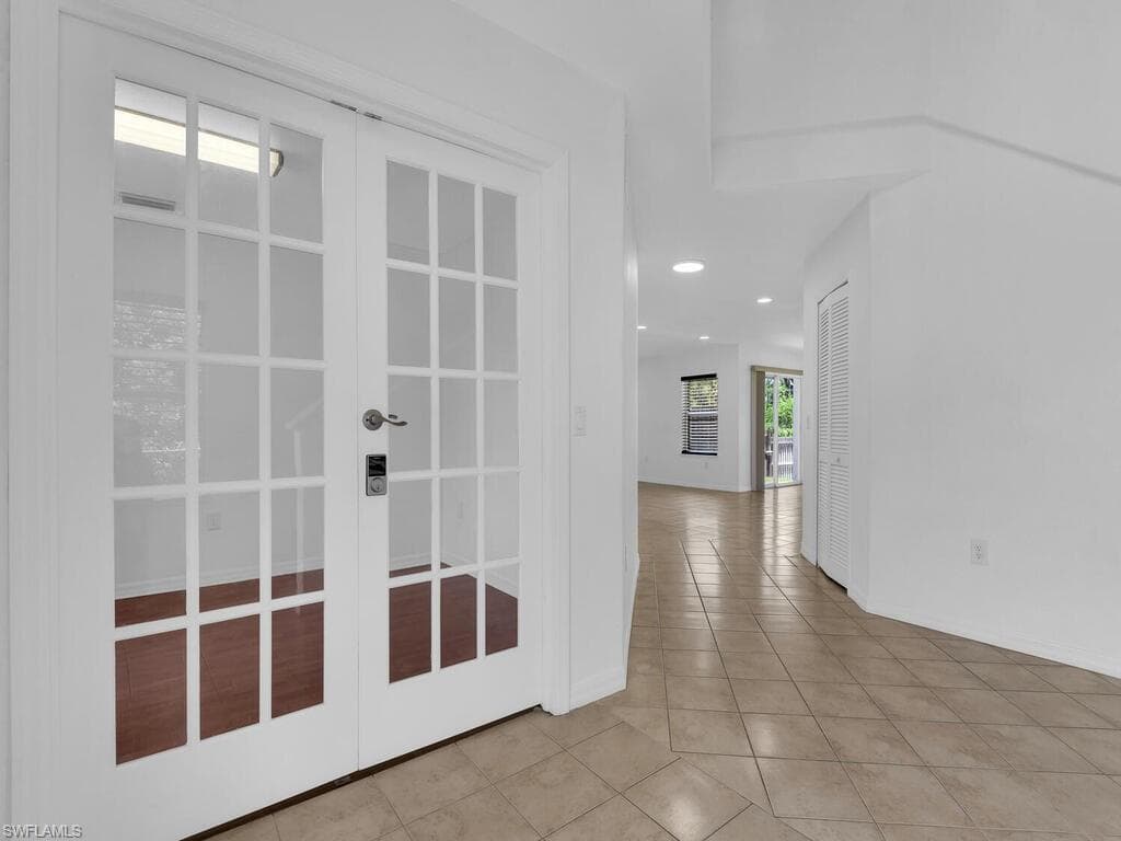 4380 20th Ave NE, Naples, FL 34120-9