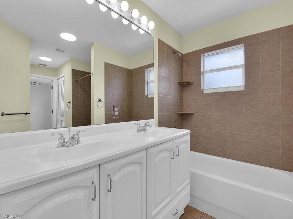 4380 20th Ave NE, Naples, FL 34120-16