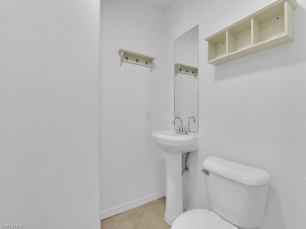 4380 20th Ave NE, Naples, FL 34120-32