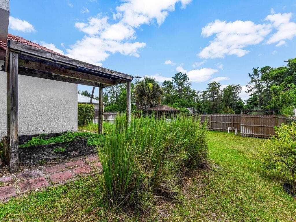 4380 20th Ave NE, Naples, FL 34120-38
