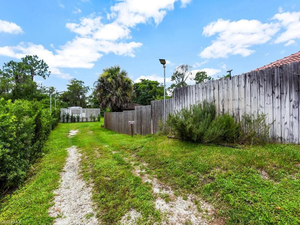 4380 20th Ave NE, Naples, FL 34120-40