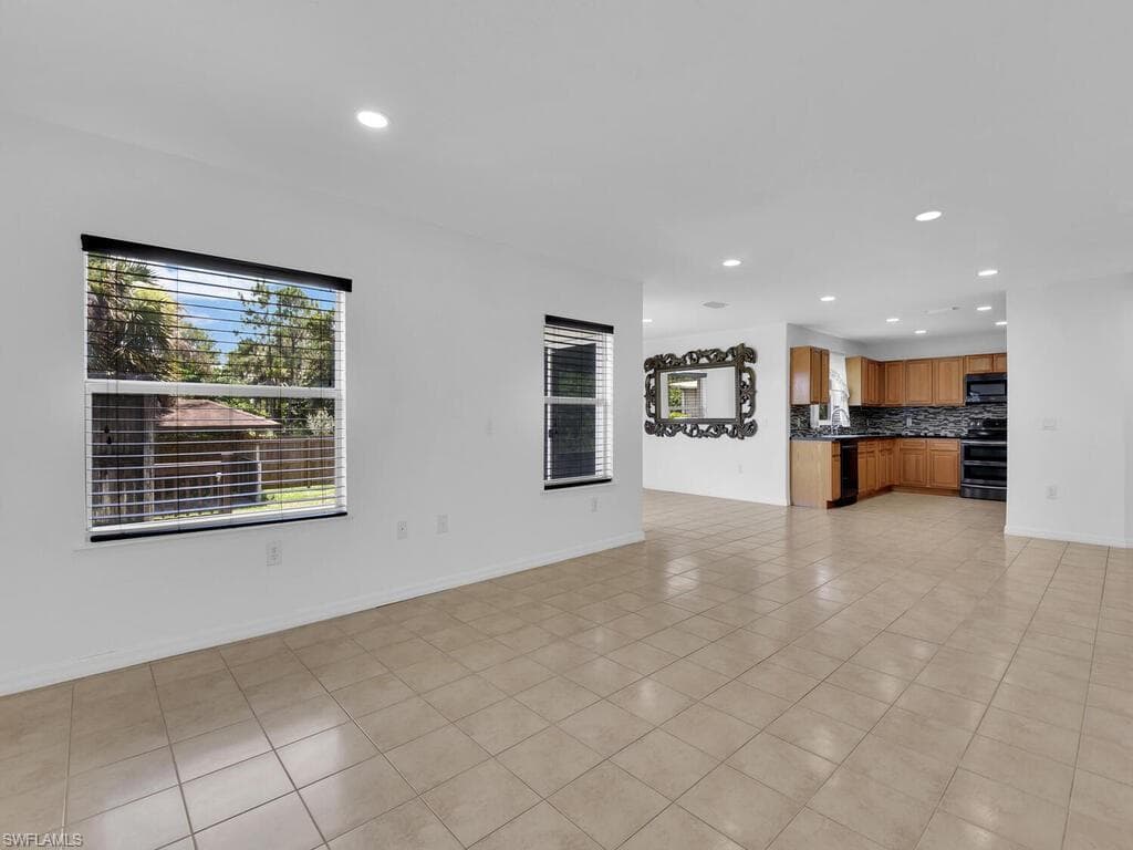 4380 20th Ave NE, Naples, FL 34120-7