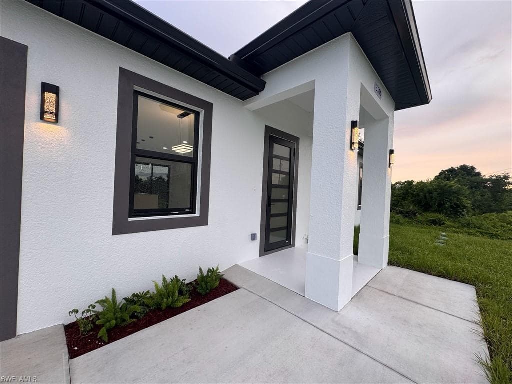 3105 11th St SW, Lehigh Acres, FL 33976-20