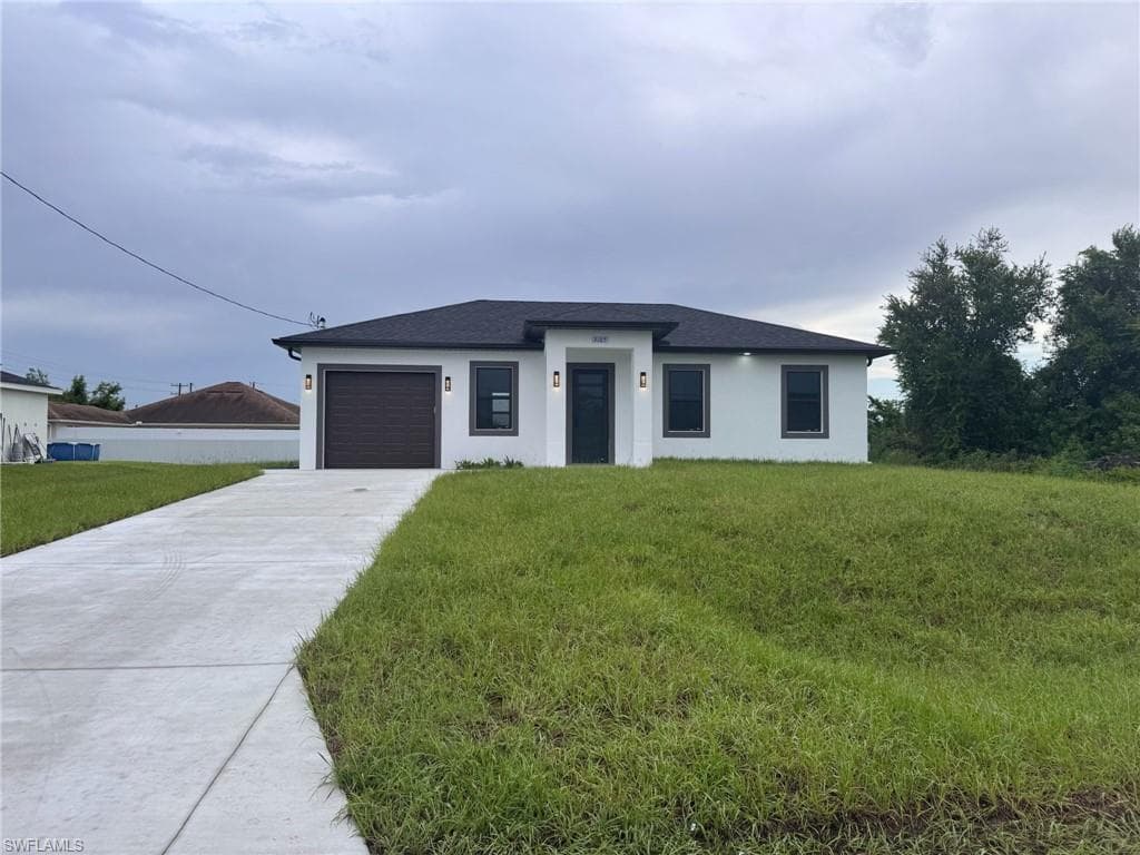 3105 11th St SW, Lehigh Acres, FL 33976-3