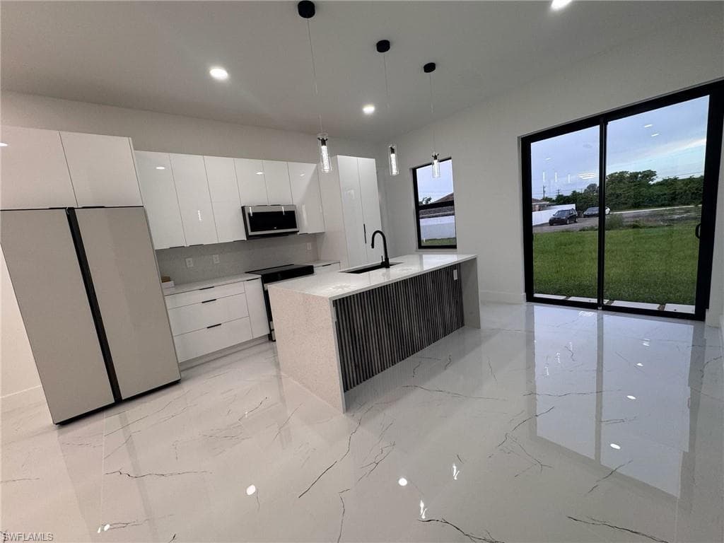 3105 11th St SW, Lehigh Acres, FL 33976-8