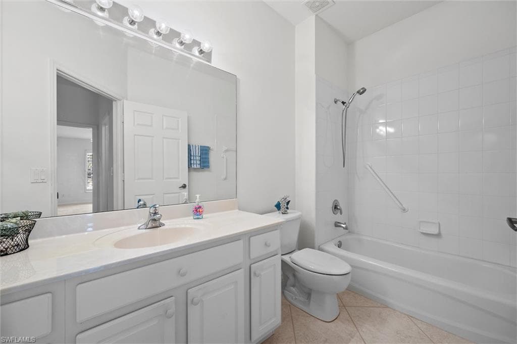 7750 Haverhill Ct, Naples, FL 34104-25
