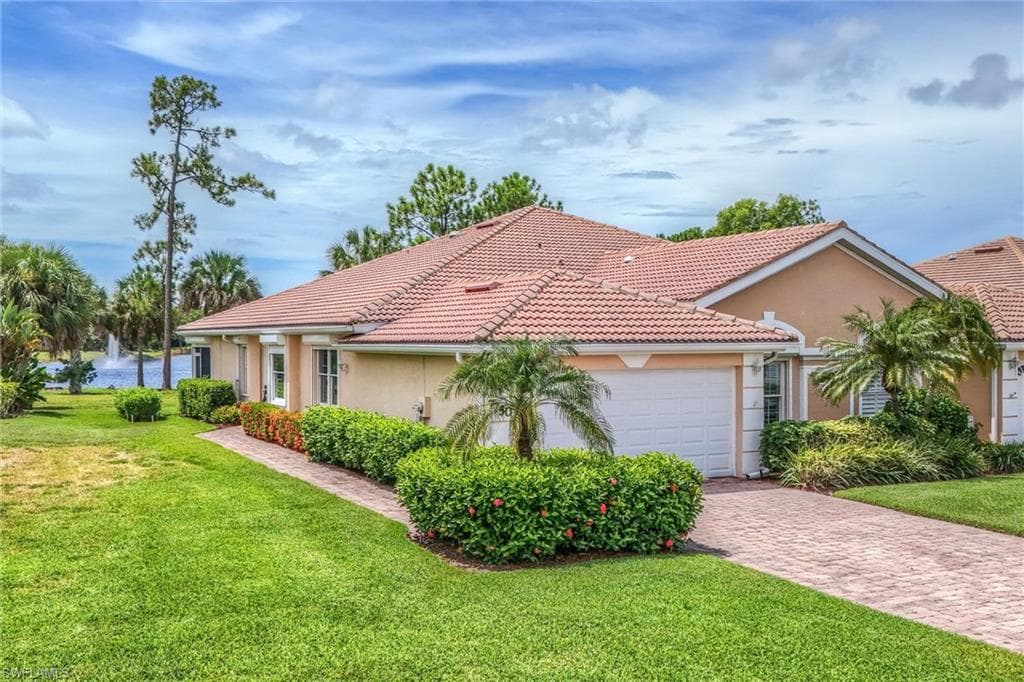 7750 Haverhill Ct, Naples, FL 34104-2