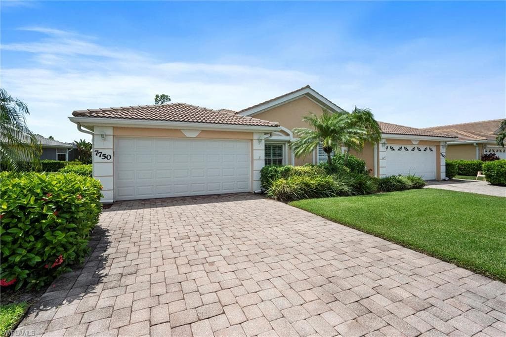 7750 Haverhill Ct, Naples, FL 34104-3