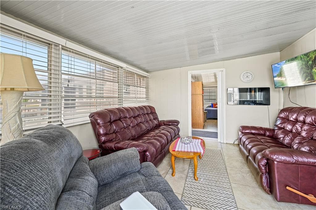 11641 Cardiff Dr, Fort Myers, FL 33908-12
