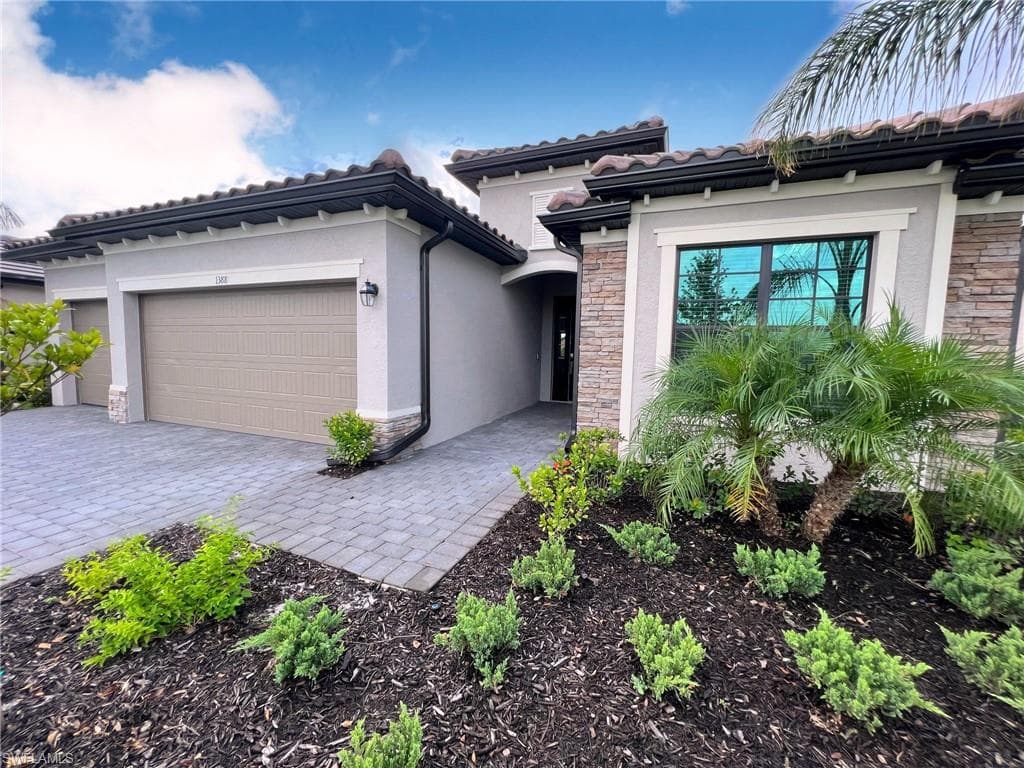 1388 Birdie Dr, Naples, FL 34120-2