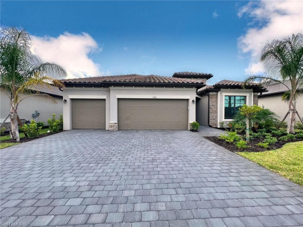 1388 Birdie Dr, Naples, FL 34120-38
