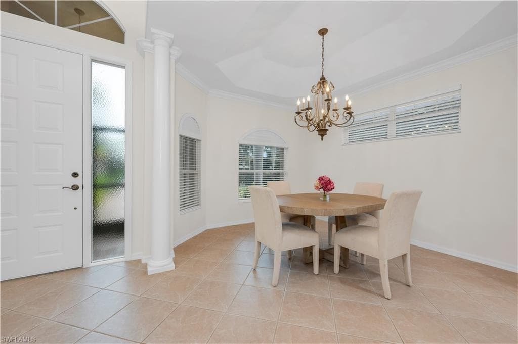 11009 Longshore Way E, Naples, FL 34119-11
