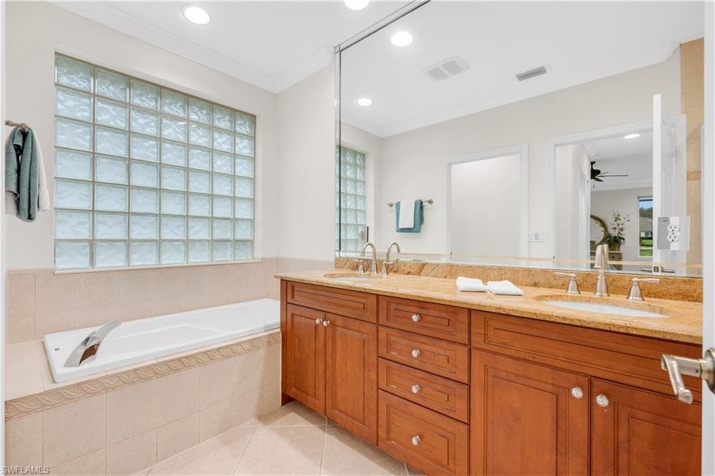 11009 Longshore Way E, Naples, FL 34119-16