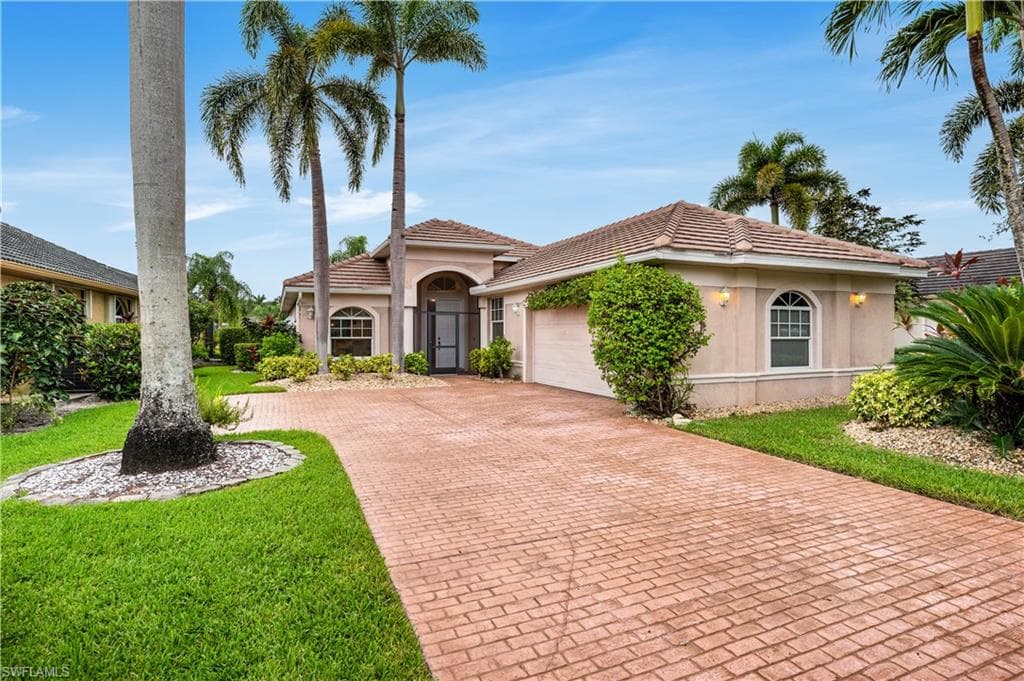 11009 Longshore Way E, Naples, FL 34119-5