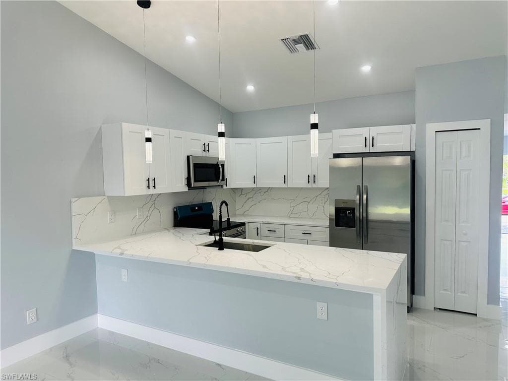 2501 Hightower Ave S, Lee, FL 33973-3