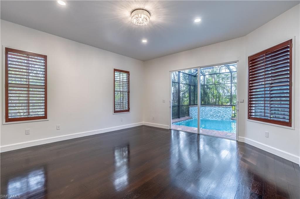 1160 8th St S, Naples, FL 34102-10