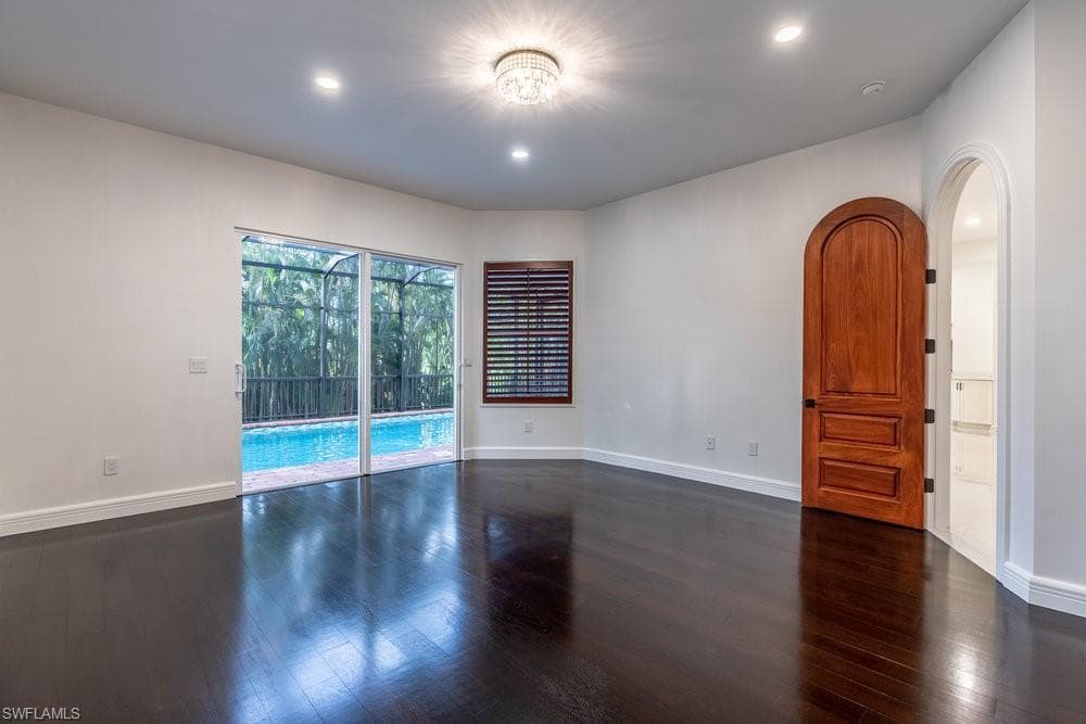 1160 8th St S, Naples, FL 34102-11