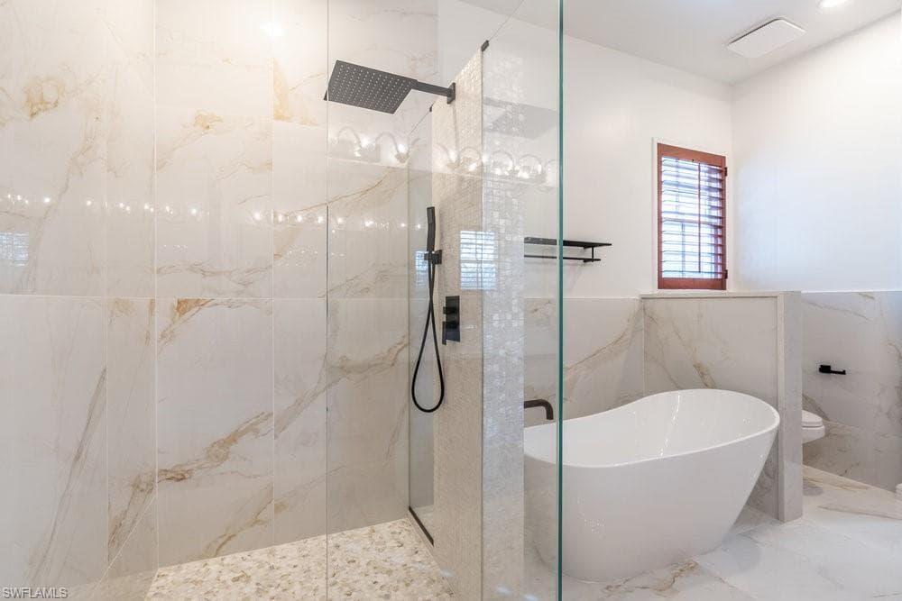 1160 8th St S, Naples, FL 34102-13