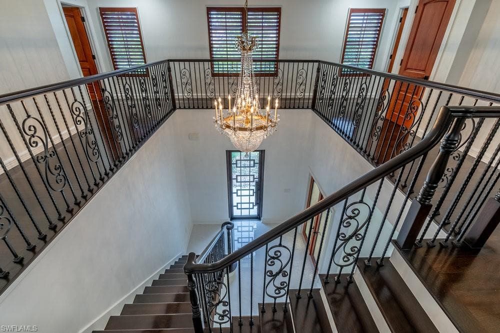 1160 8th St S, Naples, FL 34102-32