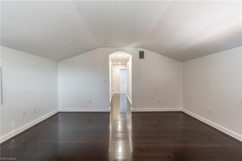 1160 8th St S, Naples, FL 34102-41