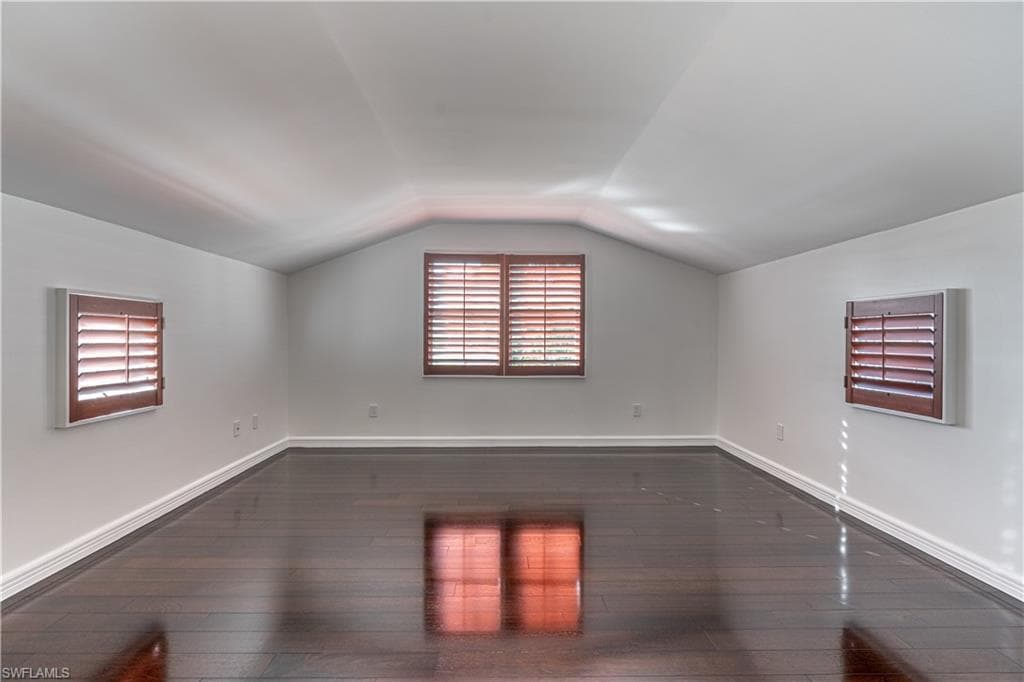 1160 8th St S, Naples, FL 34102-42