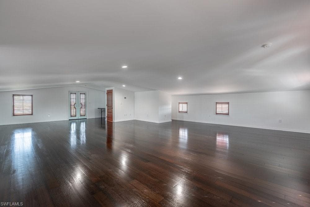 1160 8th St S, Naples, FL 34102-47