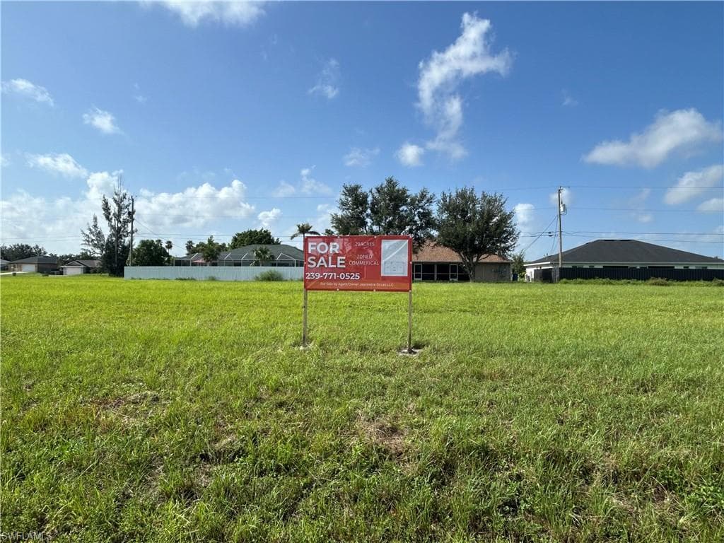 1972 Diplomat Pkwy E, Cape Coral, FL 33909-1