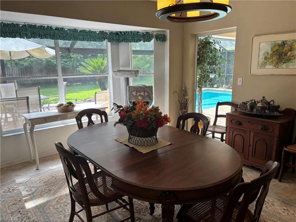 852 Belville Blvd, Naples, FL 34104-9