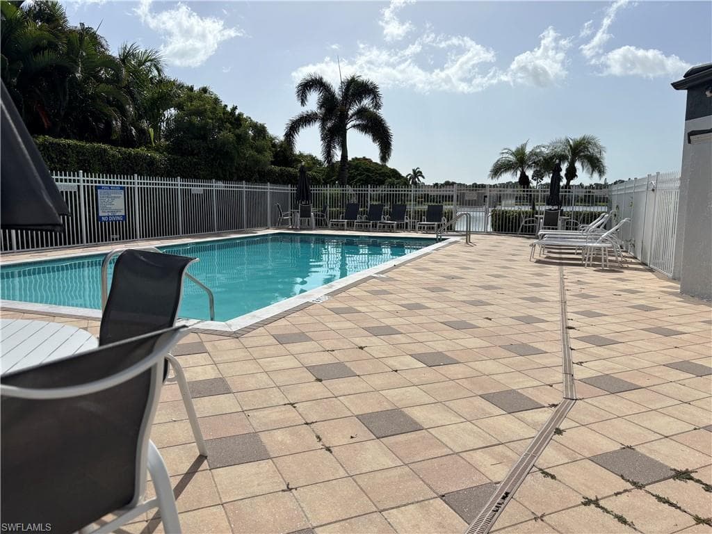 852 Belville Blvd, Naples, FL 34104-20