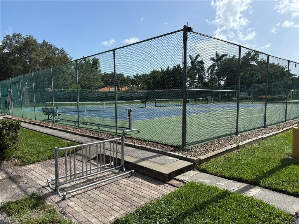 852 Belville Blvd, Naples, FL 34104-21