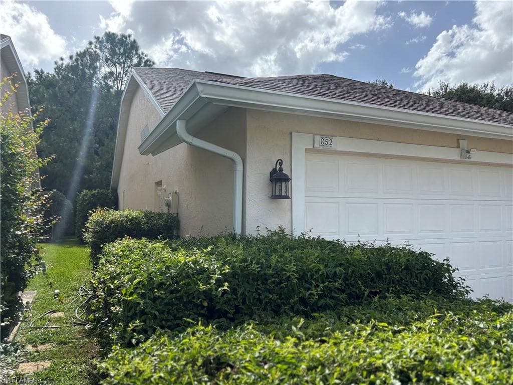 852 Belville Blvd, Naples, FL 34104-25