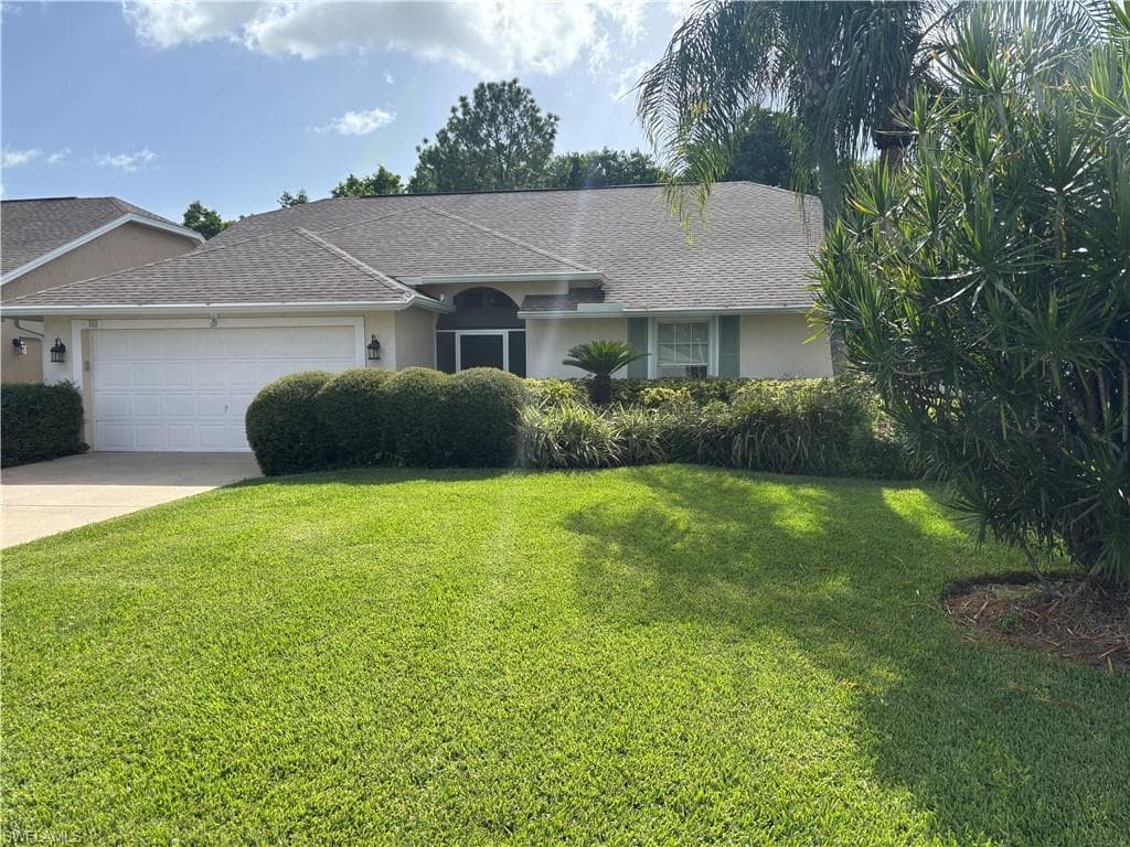 852 Belville Blvd, Naples, FL 34104-2