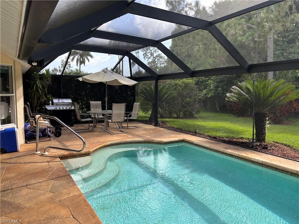852 Belville Blvd, Naples, FL 34104-3