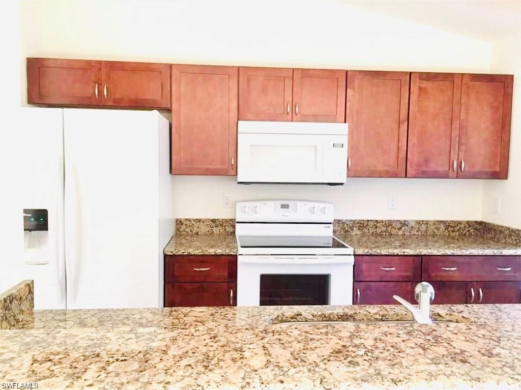 180 Everglades Blvd S, Naples, FL 34117-4