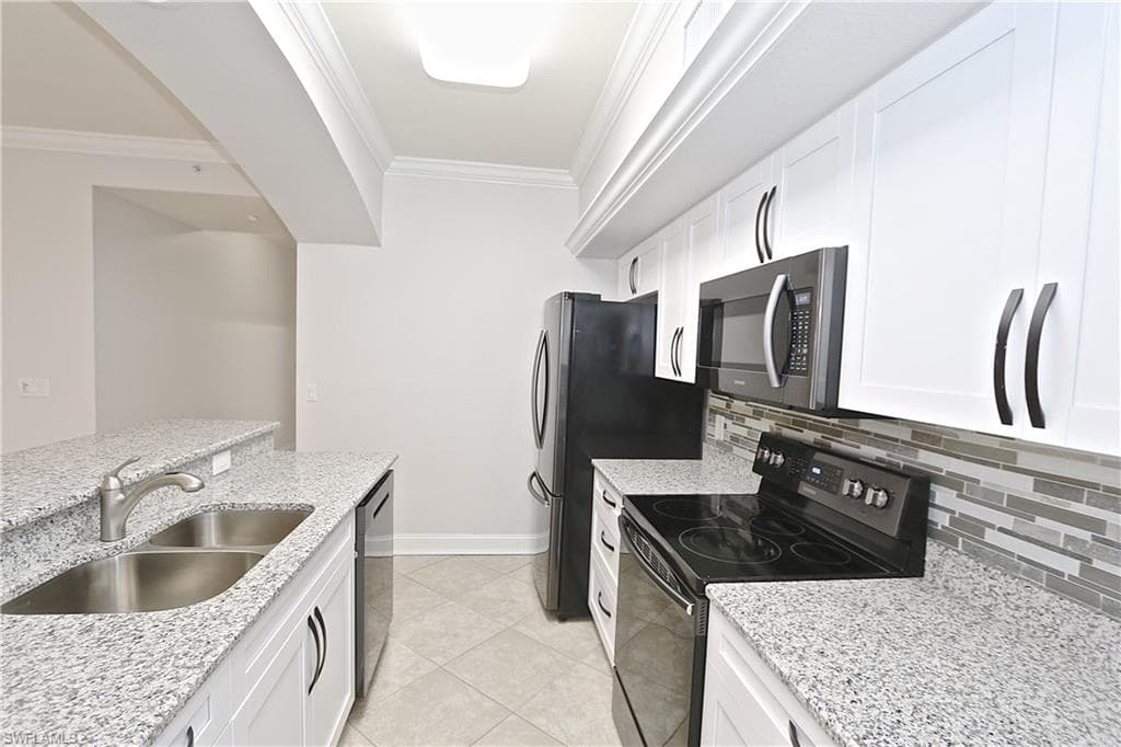 7905 Preserve Cir 111, Naples, FL 34119-4