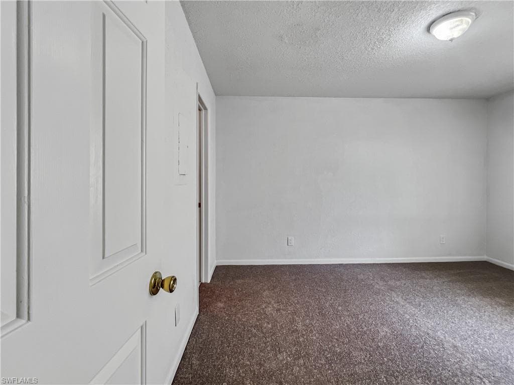 4613 Bayshore Dr B7, Naples, FL 34112-16