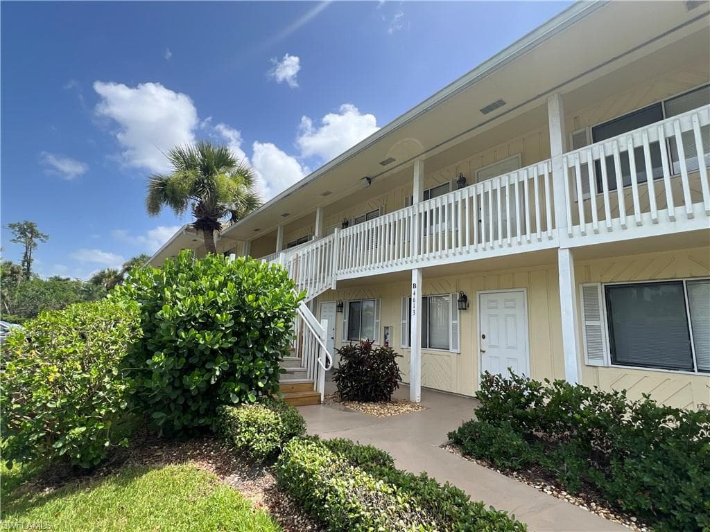 4613 Bayshore Dr B7, Naples, FL 34112-1