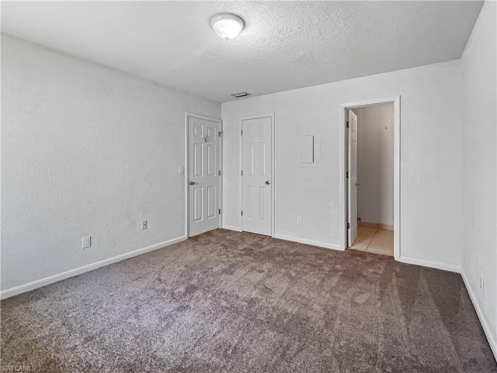 4613 Bayshore Dr B7, Naples, FL 34112-19